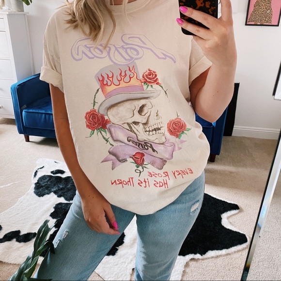 vinyl icons Tops - Oversized white skull graphic tee shirt